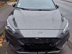 Grau Gebraucht 2019 Ford Focus ST-Line Limousine | 15.350 € (Guter Preis)