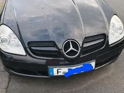 Schwarz Gebraucht 2006 Mercedes SLK200 Cabrio | 13.000 €