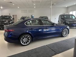 Metallic Gebraucht 2016 Alfa Romeo Giulia Super | 22.730 € (Fairer Preis)