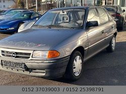 Grau Gebraucht 1993 Opel Astra Kleinwagen | 1.499 €