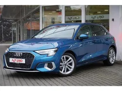 Blau Gebraucht 2022 Audi A3 Sportback Comfort Kleinwagen | 23.990 € (Teuer)