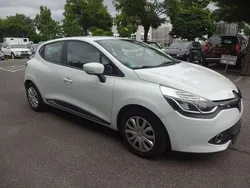 Weiß Gebraucht 2016 Renault Clio IV Experience Limousine | 7.900 € (Fairer Preis)