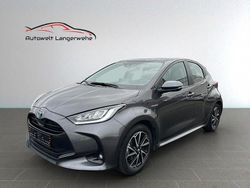 Grau Gebraucht 2021 Toyota Yaris Hybrid Club Limousine | 16.499 € (Guter Preis)