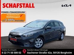 Grau ((h8g) pentametal met.) Gebraucht 2024 Kia Ceed Sportswagon Comfort Kombi | 21.979 € (Superpreis)