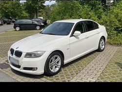 Weiß Gebraucht 2011 BMW 320 Limousine | 7.000 € (Fairer Preis)