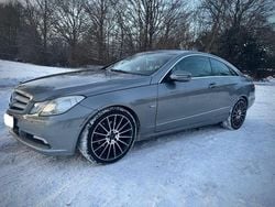 Grau Gebraucht 2009 Mercedes E250 Coupé | 9.600 € (Guter Preis)