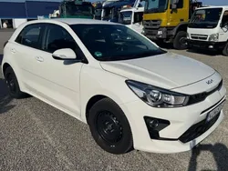 Weiß Gebraucht 2022 Kia Rio Vision Kleinwagen | 11.989 € (Guter Preis)