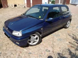 Blau metallic Gebraucht 1996 Renault Clio Coupé | 7.800 €