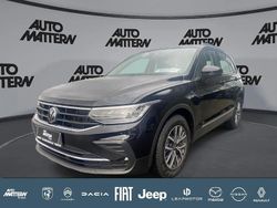 Deep black perleffekt (metallic) Gebraucht 2022 VW Tiguan Life SUV | 28.990 € (Fairer Preis)