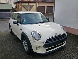 Weiß Gebraucht 2016 Mini ONE Kleinwagen | 8.999 €