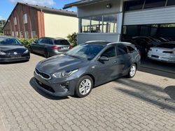 Grau Gebraucht 2021 Kia Ceed Kleinwagen | 13.990 € (Guter Preis)