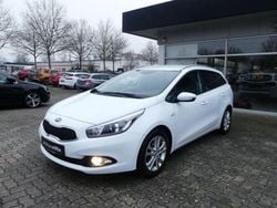 Weiß Gebraucht 2012 Kia Ceed Sportswagon Kombi | 8.990 € (Etwas zu teuer)