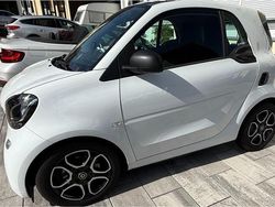 Weiß Gebraucht 2017 Smart ForTwo Coupé Kleinwagen | 7.500 € (Fairer Preis)
