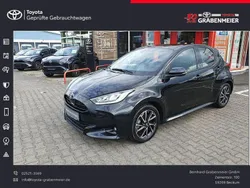 Mysticschwarz mica Gebraucht 2022 Toyota Yaris Hybrid Basis Limousine | 19.990 € (Fairer Preis)