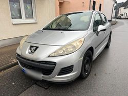 Silber Gebraucht 2010 Peugeot 207 Limousine | 2.100 € (Guter Preis)