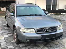 Grau Gebraucht 2000 Audi A4 Kombi | 990 € (Superpreis)