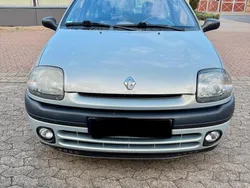 Silber Gebraucht 1999 Renault Clio II Kleinwagen | 400 € (Superpreis)