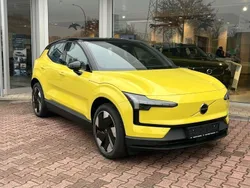 Moss yellow Neu 2024 Volvo EX30 Plus SUV | 41.700 € (Fairer Preis)