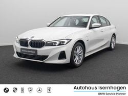 Alpinweiß uni300schwarz Gebraucht 2022 BMW 330e Sport Line Limousine | 29.999 € (Guter Preis)