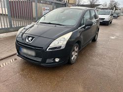 Schwarz Gebraucht 2010 Peugeot 5008 Van / Kleinbus | 2.900 € (Teuer)