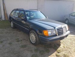 Schwarz Gebraucht 1993 Mercedes E220 Sportline Kombi | 2.490 €