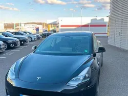 Schwarz Gebraucht 2021 Tesla Model 3 Standard Range Plus Limousine | 23.800 € (Fairer Preis)