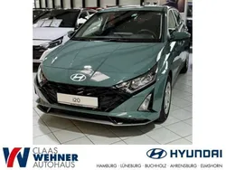 Gruen Neu 2024 Hyundai i20 Select Limousine | 19.900 € (Guter Preis)