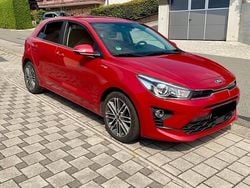 Rot Gebraucht 2021 Kia Rio Platinum Kleinwagen | 13.900 € (Guter Preis)