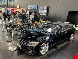 Schwarz metallic Gebraucht 2008 Mercedes CL63 AMG AMG Coupé | 119.900 €
