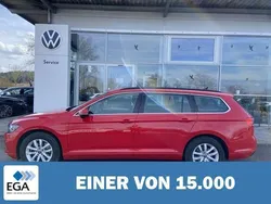 Rot Gebraucht 2022 VW Passat Business Kombi | 23.740 € (Guter Preis)
