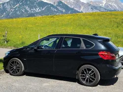 Schwarz Gebraucht 2017 BMW 220 Active Tourer Sport Line Van / Kleinbus | 15.350 € (Fairer Preis)