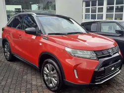 Bright red/cosmic black Neu 2025 Suzuki Vitara Comfort SUV | 24.880 € (Fairer Preis)