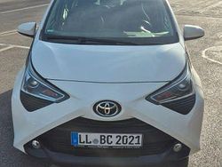 Weiß Gebraucht 2018 Toyota Aygo Connect Style Kleinwagen | 7.900 € (Fairer Preis)