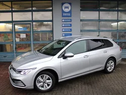 Reflexsilber (metallic) Gebraucht 2023 VW Golf VIII Life Kombi | 28.490 € (Fairer Preis)