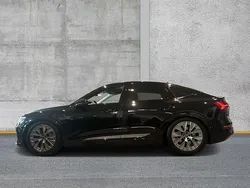 Außenfarbe: Gebraucht 2024 Audi 50 Advanced Kleinwagen | 65.820 €