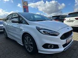 Weiß Gebraucht 2018 Ford S-MAX ST-Line Van / Kleinbus | 21.999 € (Teuer)