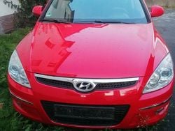Rot Gebraucht 2010 Hyundai i30 Style Kombi | 2.650 € (Guter Preis)