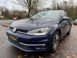 Blau Gebraucht 2018 VW Golf VII Sound Limousine | 8.990 € (Guter Preis)