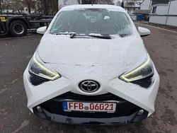 Weiß Gebraucht 2019 Toyota Aygo X-play Kleinwagen | 8.500 € (Guter Preis)