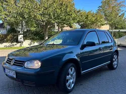 Blau Gebraucht 2003 VW Golf IV Kleinwagen | 1.150 € (Fairer Preis)