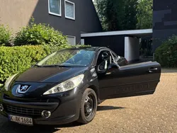 Schwarz Gebraucht 2008 Peugeot 207 CC Roland Garros Cabrio | 4.900 € (Etwas zu teuer)