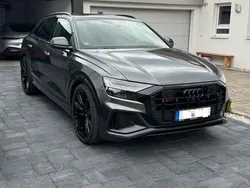 Grau Gebraucht 2023 Audi SQ8 Sport SUV | 79.950 € (Guter Preis)