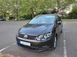 Braun Gebraucht 2019 VW Sharan Highline Van / Kleinbus | 25.700 € (Etwas zu teuer)
