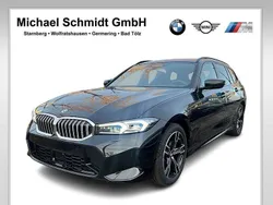 Saphirschwarz metallic Gebraucht 2025 BMW 330e M Sport Kombi | 62.222 €