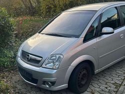 Silber Gebraucht 2007 Opel Meriva Cosmo Van / Kleinbus | 2.000 € (Guter Preis)