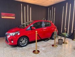 Rot Gebraucht 2016 Toyota Yaris Edition-S Kleinwagen | 9.950 € (Fairer Preis)