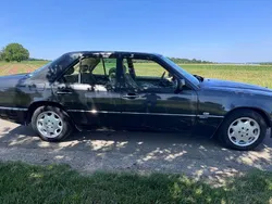 Schwarz Gebraucht 1993 Mercedes 200 Limousine | 6.990 €