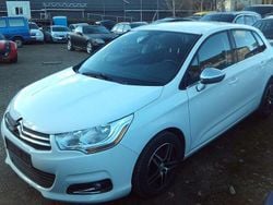 Weiß Gebraucht 2012 Citroën C4 Limousine | 4.200 € (Guter Preis)