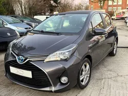 Grey metallic Gebraucht 2014 Toyota Yaris Hybrid Comfort Kleinwagen | 10.799 € (Teuer)
