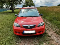 Rot Gebraucht 2003 Mazda 2 Kleinwagen | 1.500 €